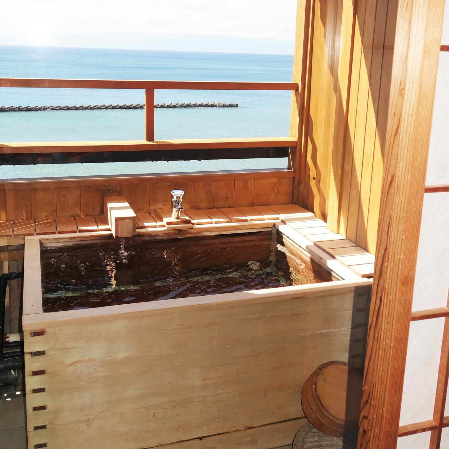 海を望む客室露天風呂一例④
