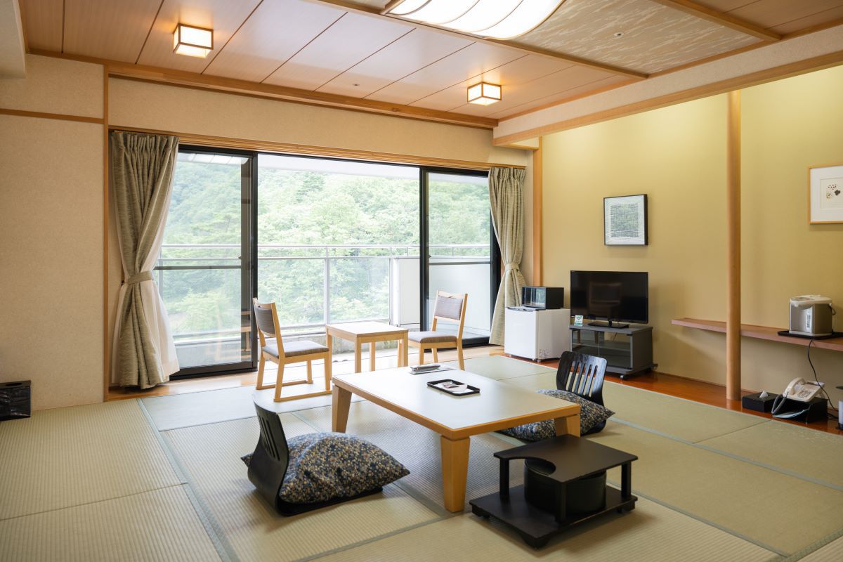 南館 山側