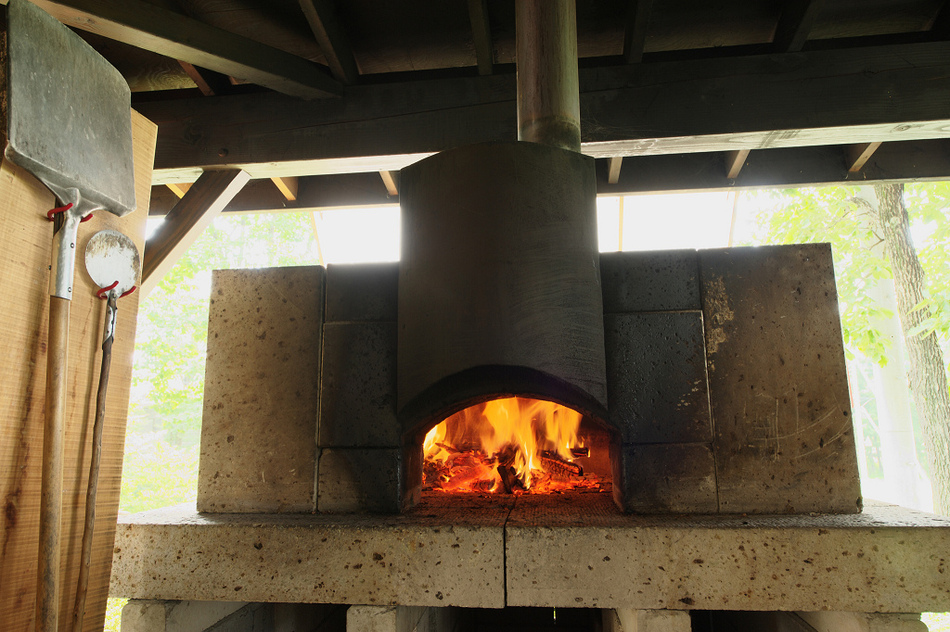 自慢の手作り石窯