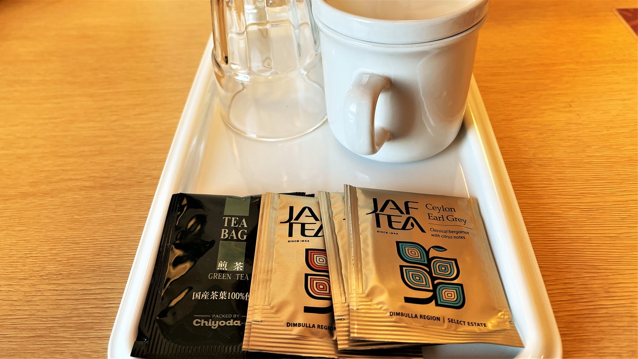 客室アメニティーセット〜紅茶・煎茶をご用意しております〜