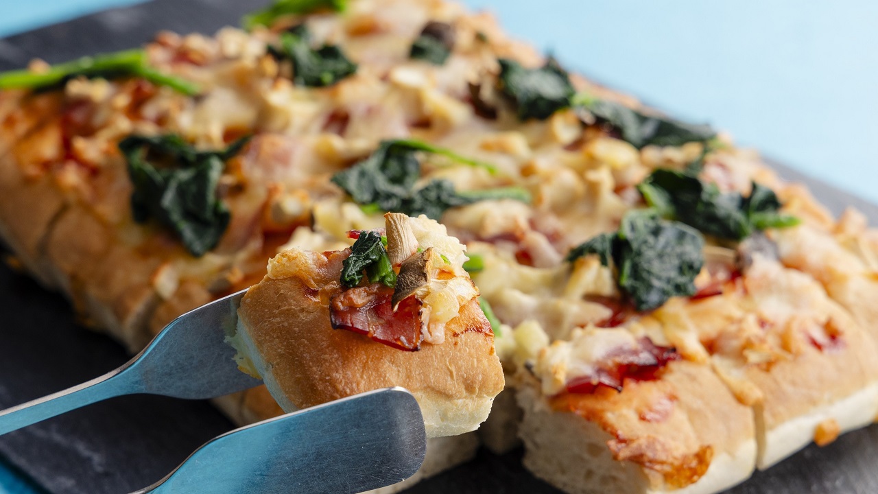 【朝食】本館25階マンハッタンテーブル／もっちりとした食感のフォカッチャ