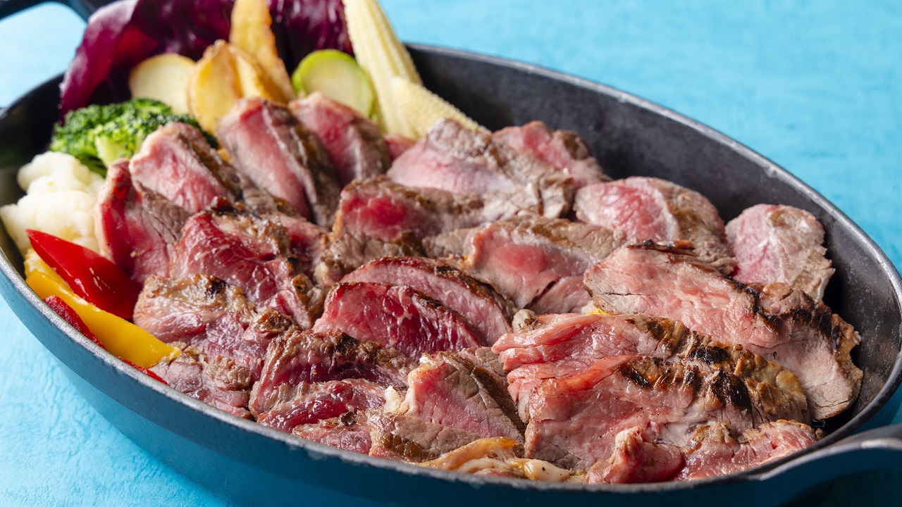 【朝食】本館25階マンハッタンテーブル／9時〜限定・牛サーロインステーキ