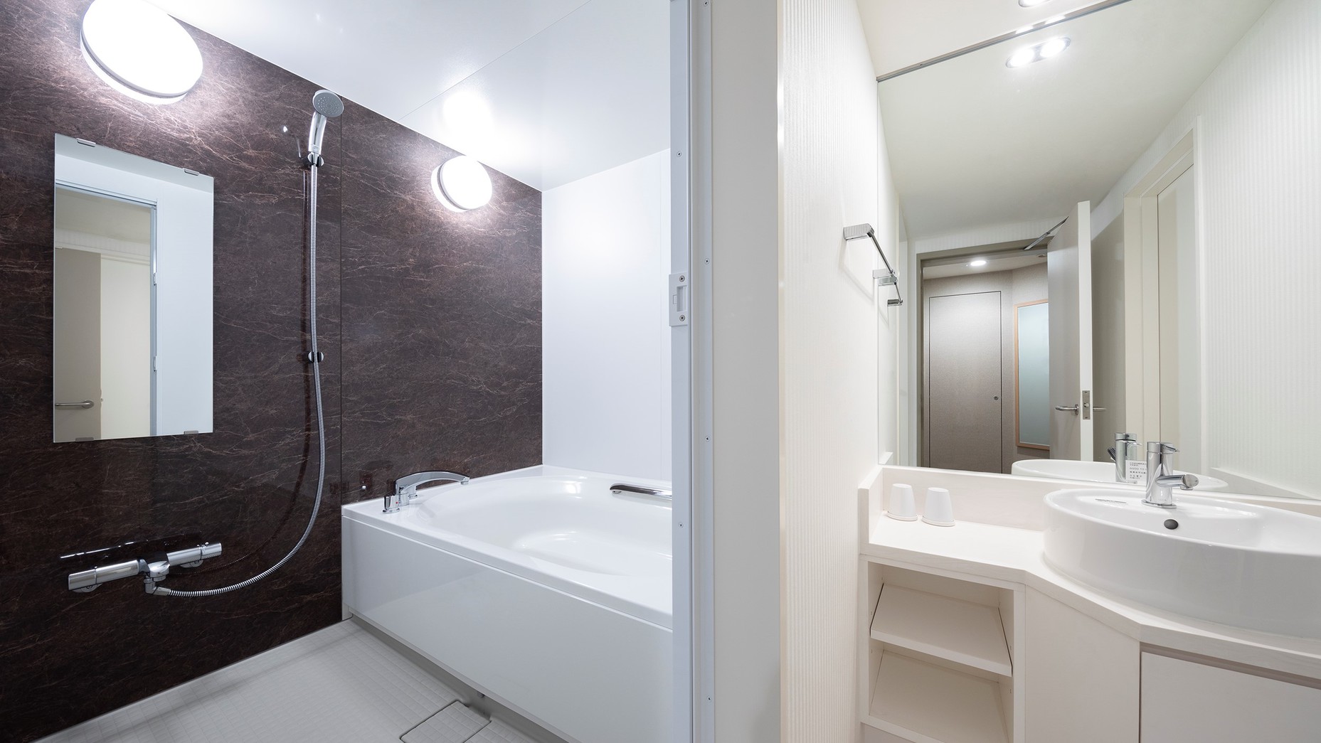 デラックスツインルーム／3点独立型バスルーム