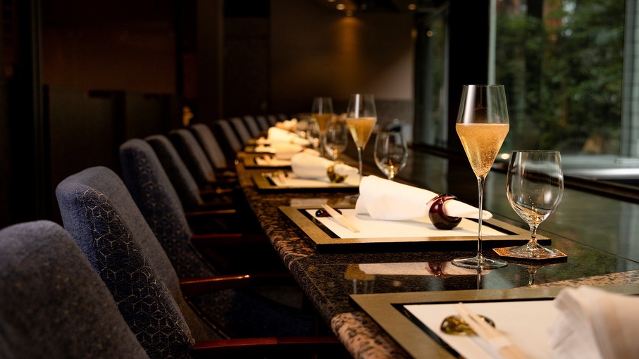 【ディナー】別館1階ふじた／鉄板カウンター席