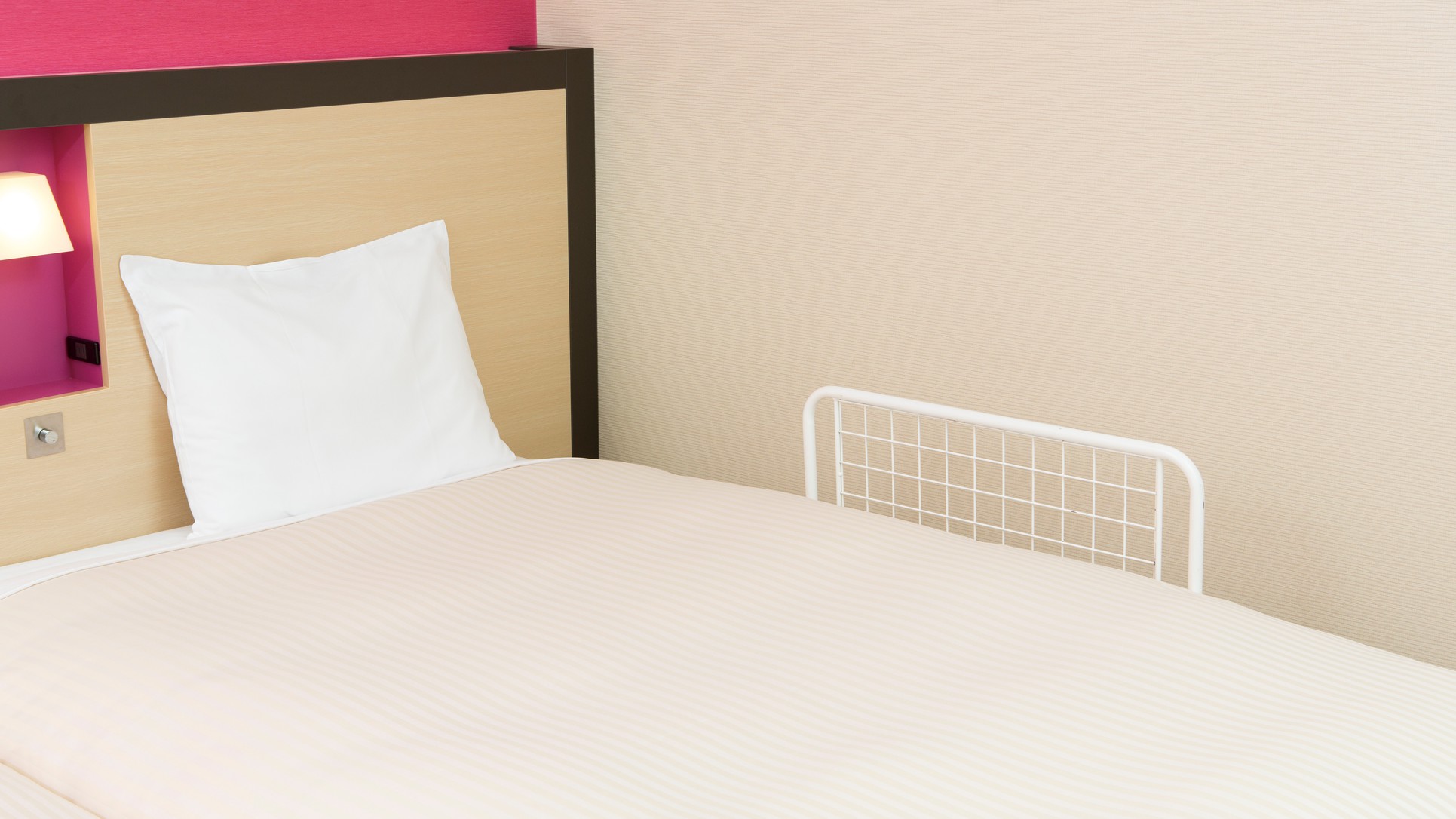 【客室備品】ベッドガード