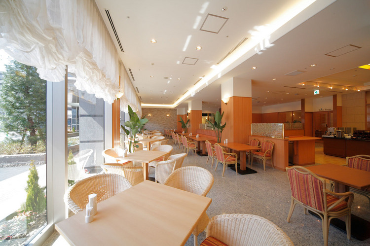 レストラン窓際