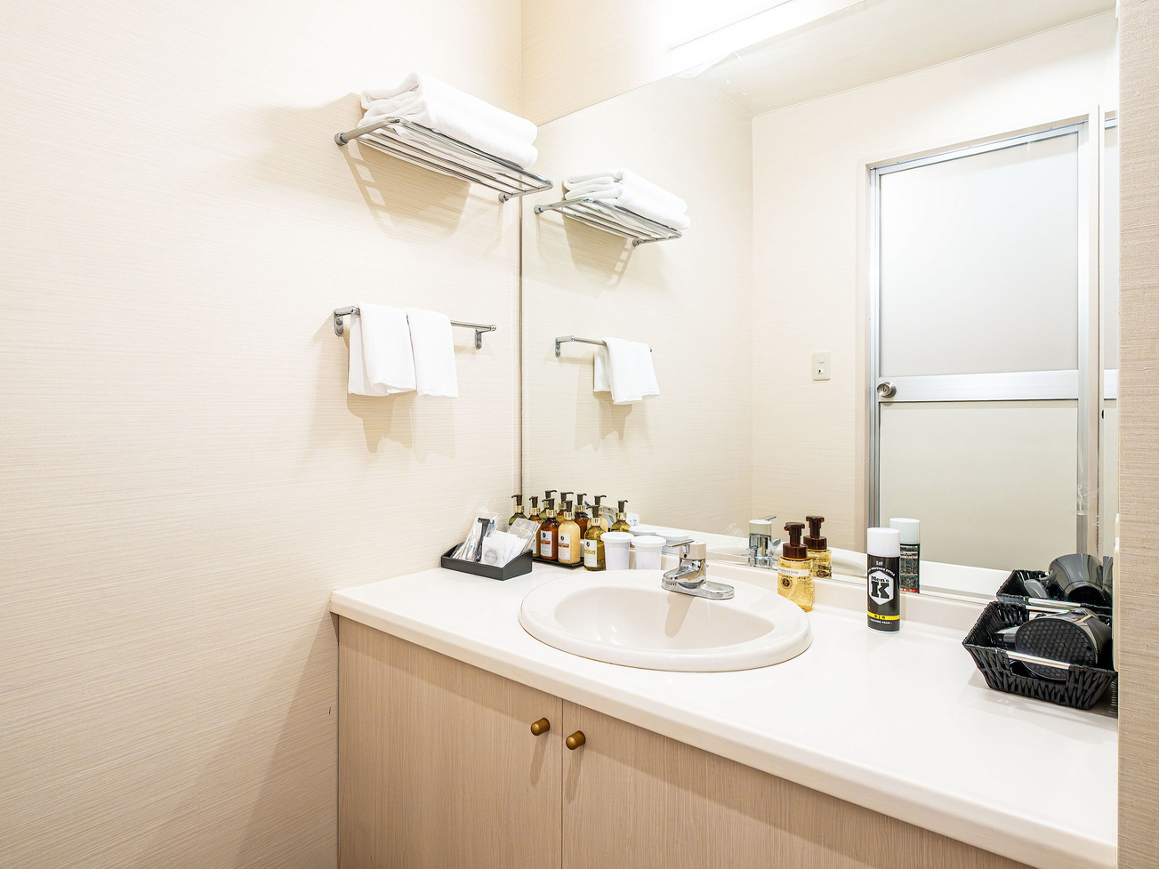 【洋モダンJrスイート】45平米＋テラス10平米信楽焼露天風呂