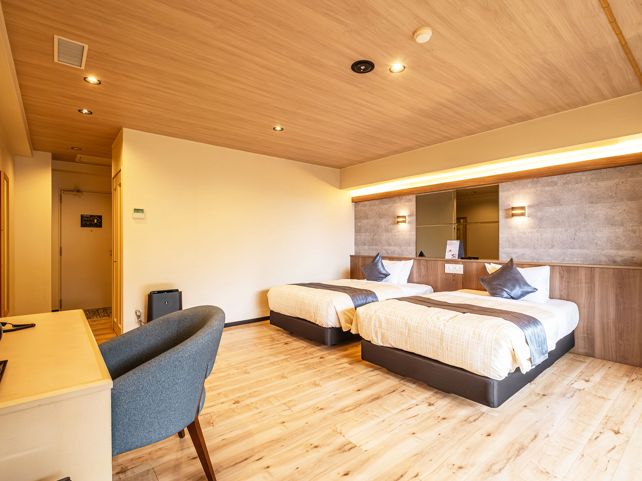 【洋モダン洋室】40平米＋テラス11平米信楽焼露天風呂