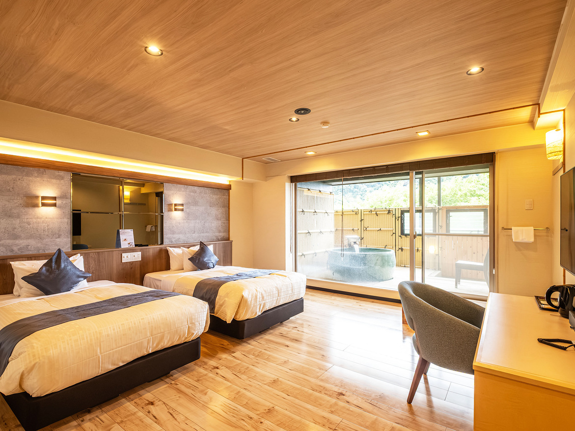 【洋モダン洋室】40平米＋テラス11平米信楽焼露天風呂
