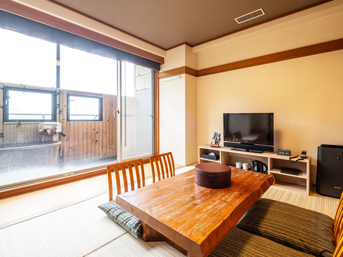 【洋モダン和洋室】40平米＋テラス6平米信楽焼露天風呂