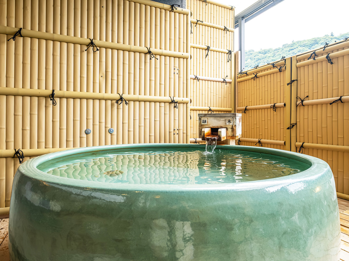 【洋モダン洋室】40平米＋テラス11平米信楽焼露天風呂