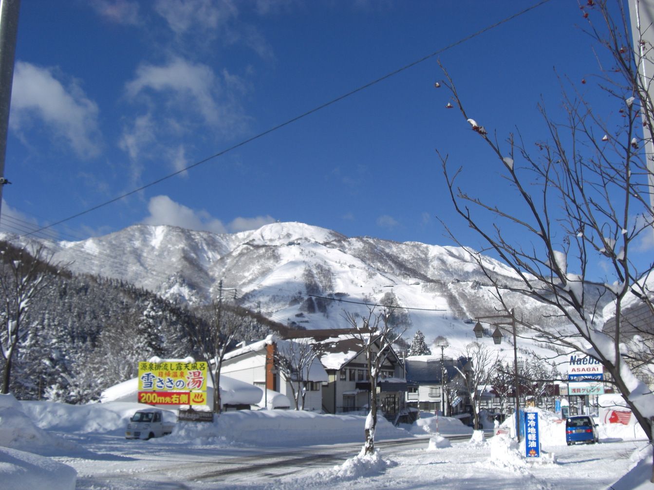 宿から見た苗場スキー場の風景