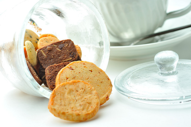 【お寛ぎ】各お部屋にご準備しております手作りクッキー。一口どうぞ！売店でもお求めいただけます。