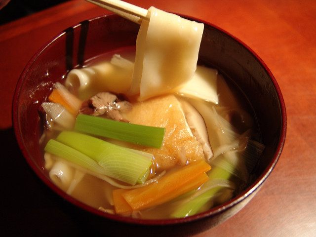 【ご夕食一例】名月荘特製手打ちうどん。リピーターのお客様の定番になっています。