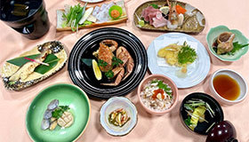 【贅沢プラン】夕食リニューアル☆毛ガニ半身＆道産タコしゃぶ付！（夕朝食付）