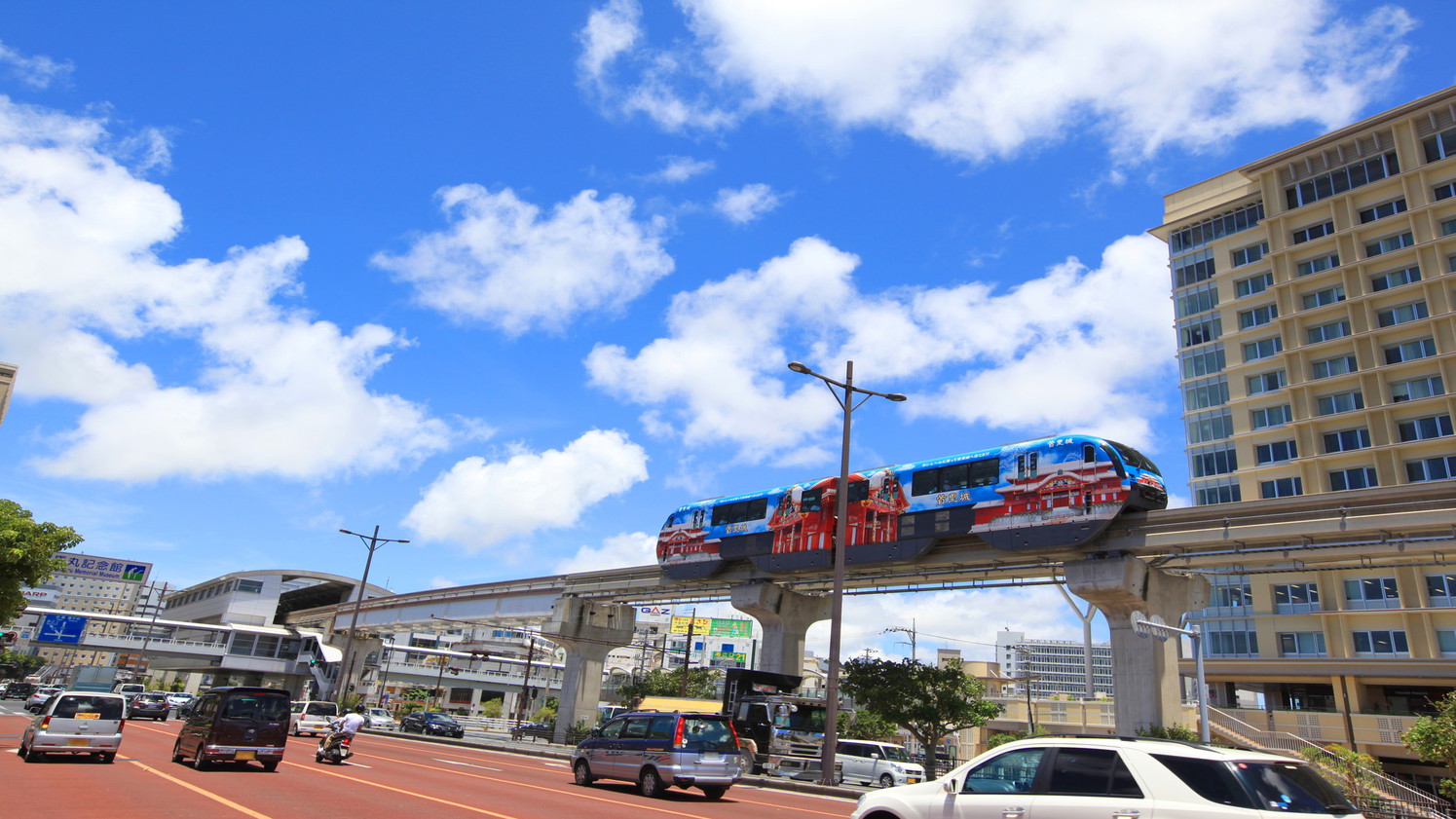 【モノレール旭橋駅】