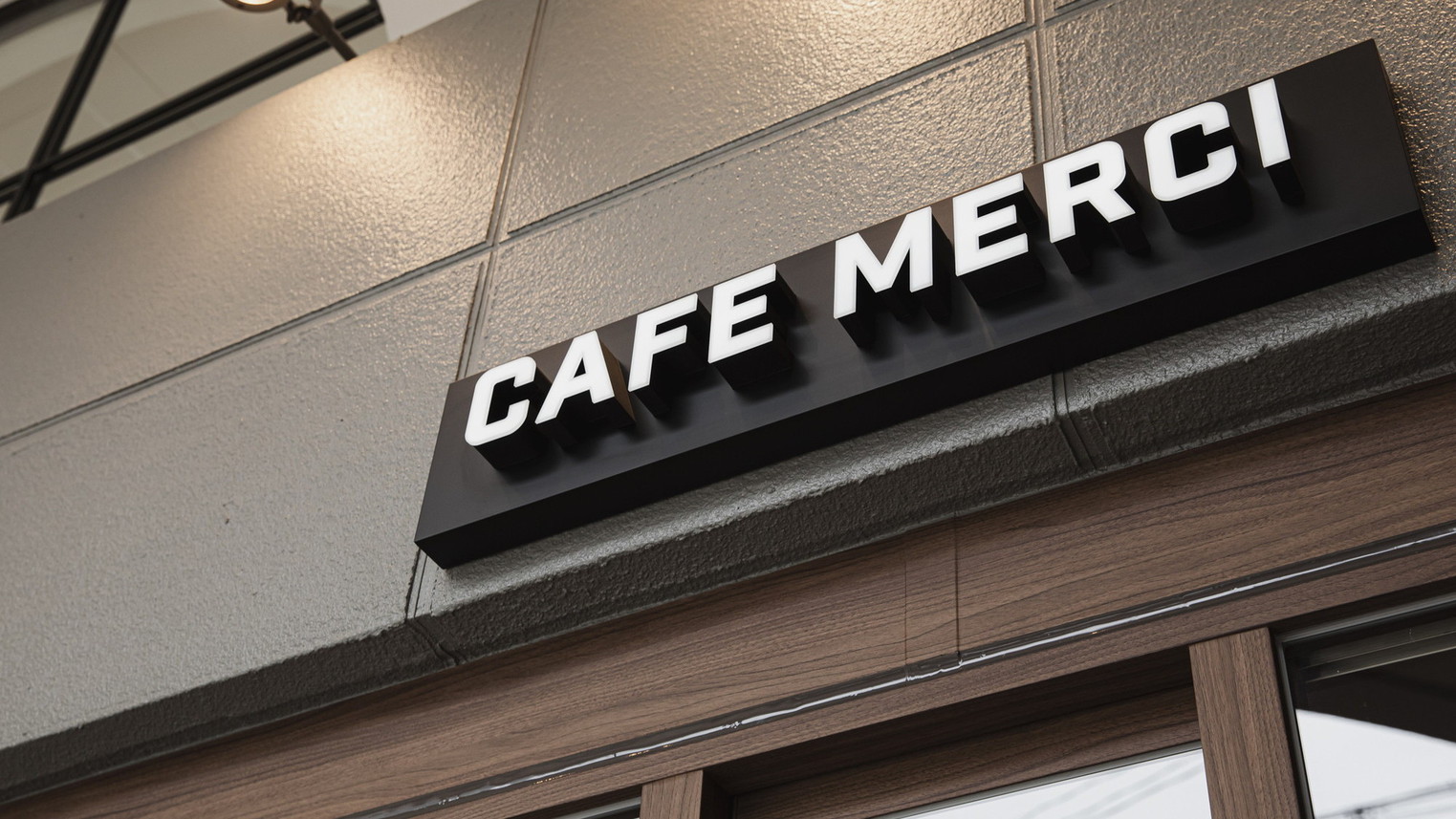 カフェ「MERCI」｜KITAHAMA BASE1Fにオープン
