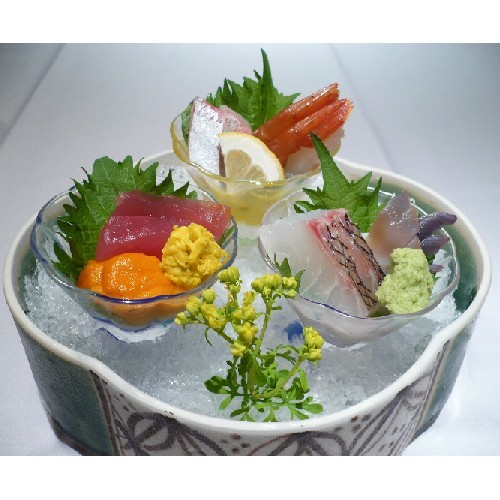お造りイメージ冷たいものは冷たく、温かい物は温かく。美味しく召し上がっていただくために