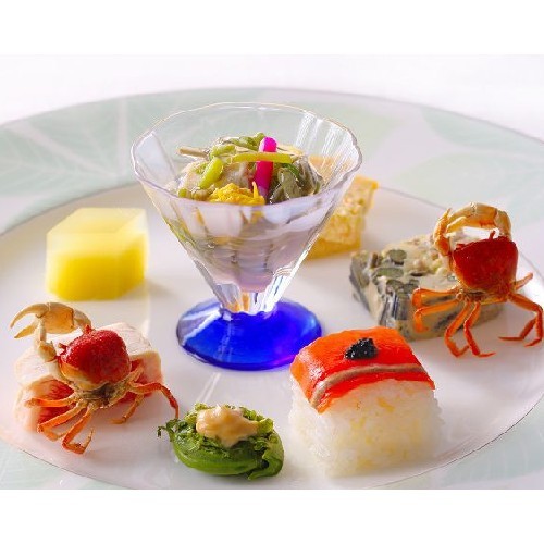 前菜一例お料理は旬の食材を手間暇かけて丁寧に。