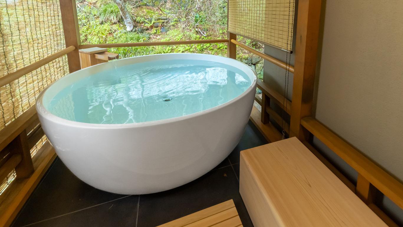 スイート_天然温泉の露天風呂