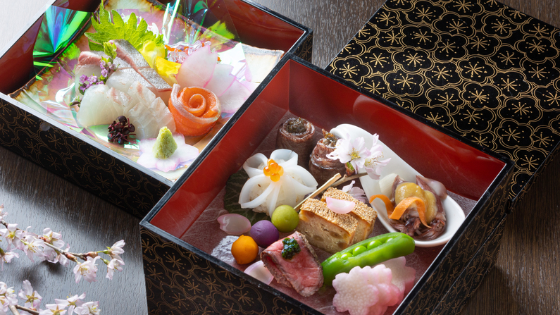 花見の二段重（春のメニュー）