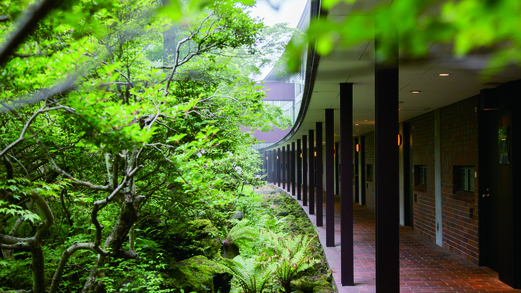ザ・プリンス 軽井沢 ガーデンツインが連なる曲線の回廊