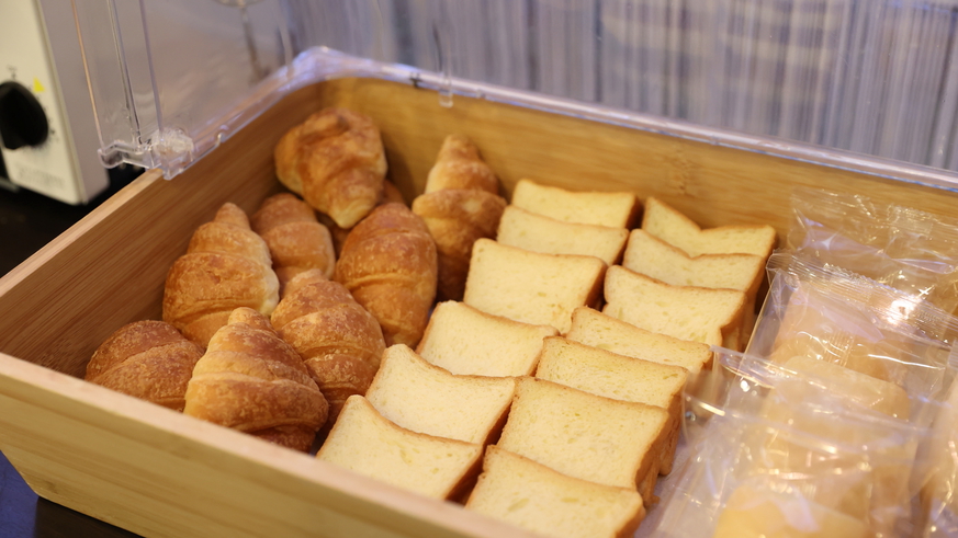 朝食〜パン各種〜（イメージ）