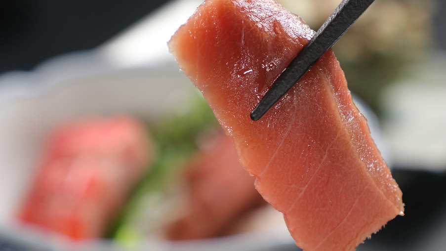 【夕食】三崎マグロと地キンメの刺身*