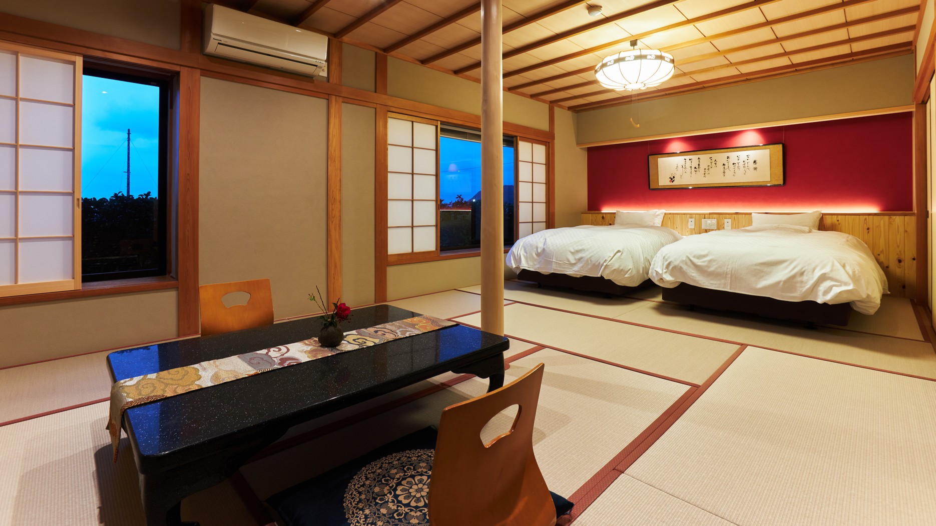 【温泉付客室「花の波」】客室の温泉風呂からも日本海を一望できます。