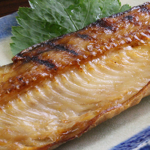 *朝食一例/縞ホッケの焼き魚…北海道＝縞ホッケ！ほっくほく