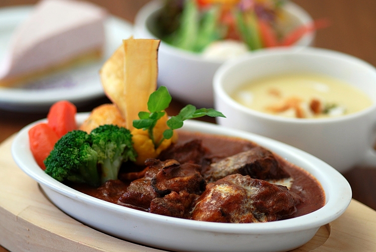 レストラン料理