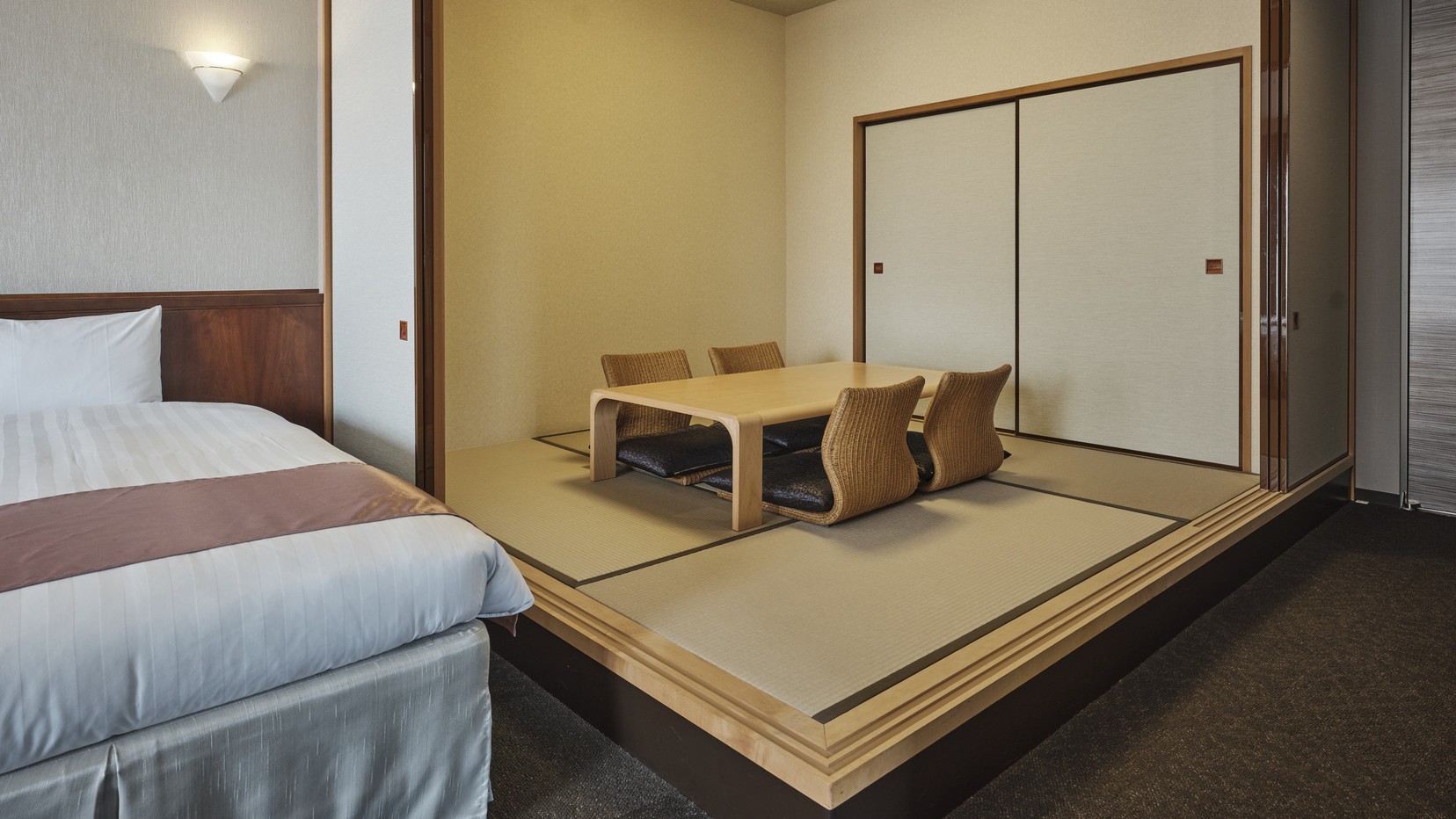 本館：コーナーツイン和室露天