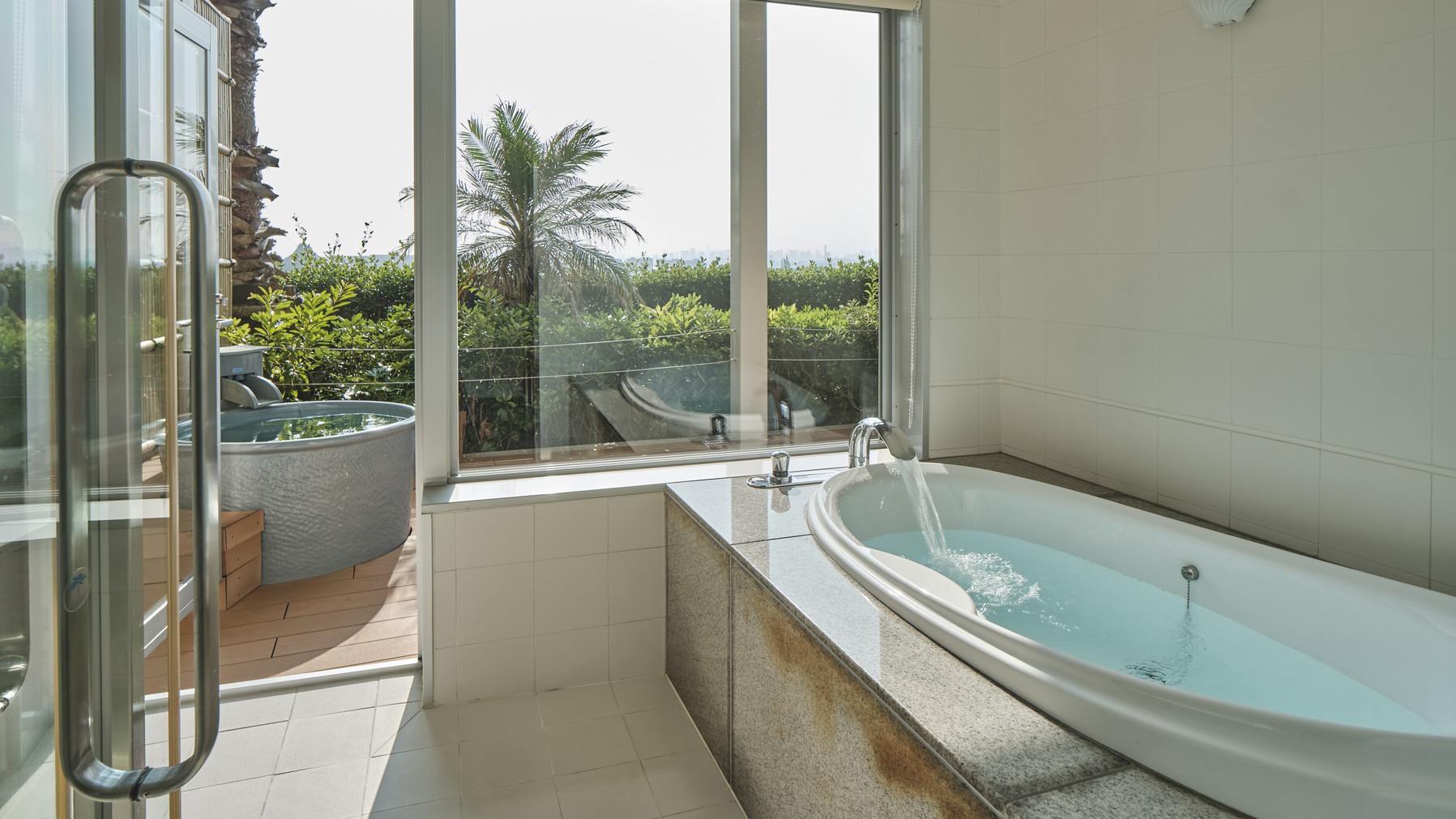 本館：ユーラシアスイートルーム