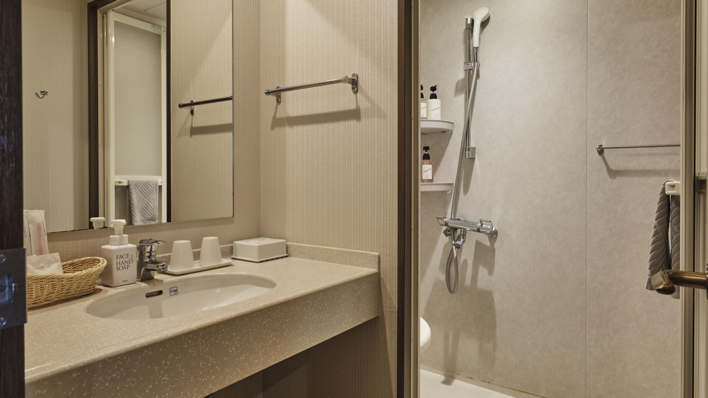 本館：マリーナサイドルーム シャワーブース