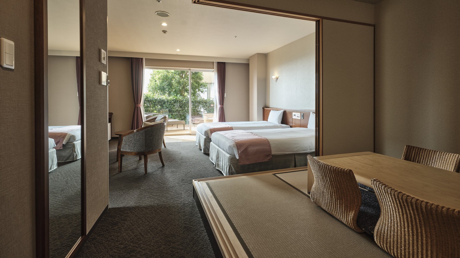 本館：コーナーツイン和室露天