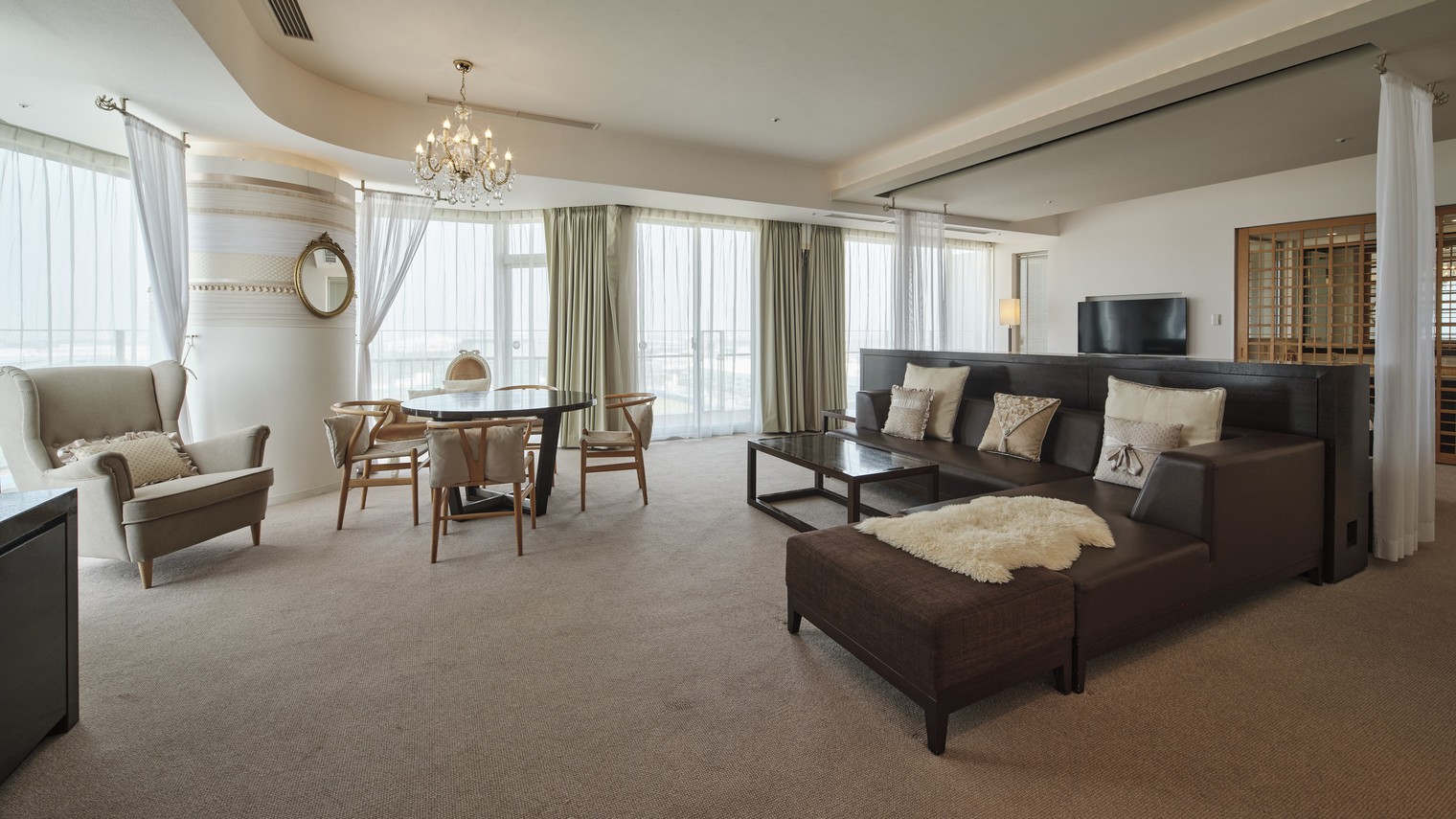 新館：プレミアビュースイートルーム