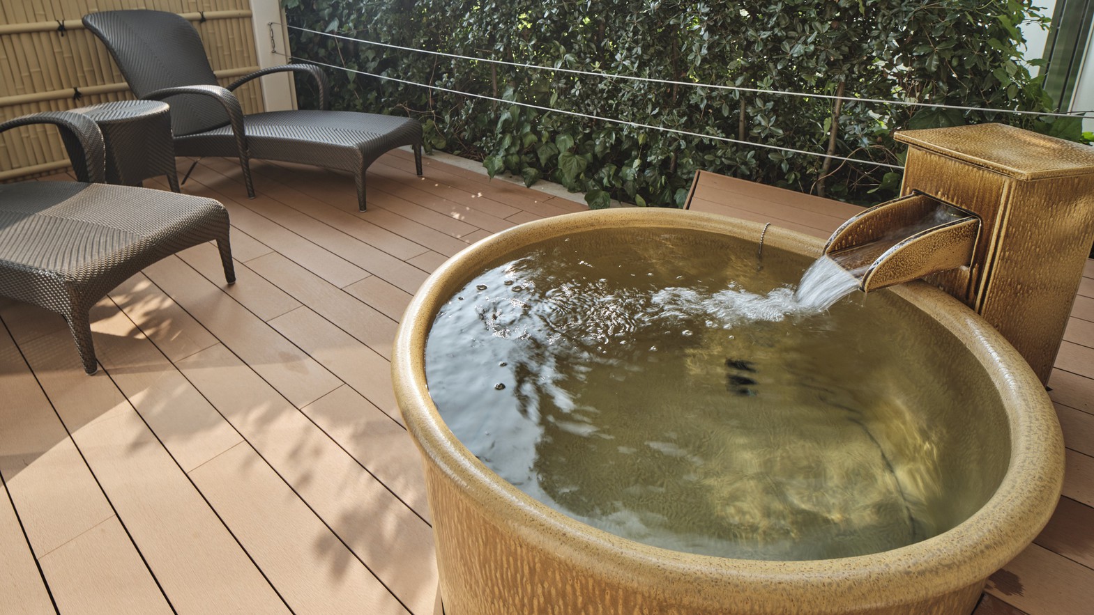 本館：コーナーツイン和室露天 露天風呂