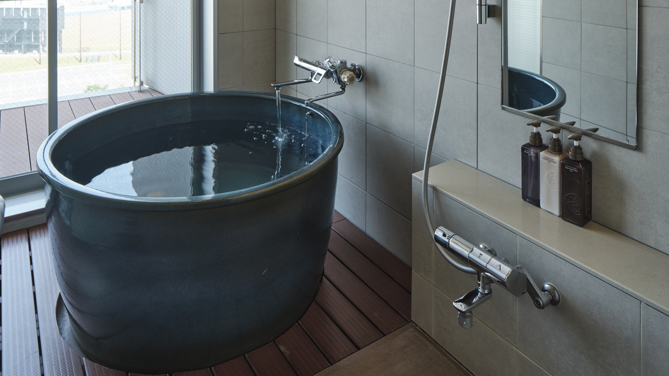 新館：プレミアビューコーナールーム バス