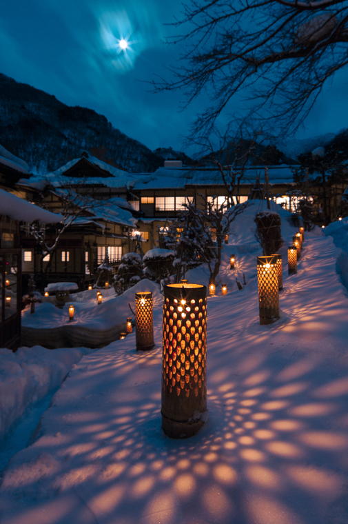 向瀧冬の風物詩「雪見ろうそく」