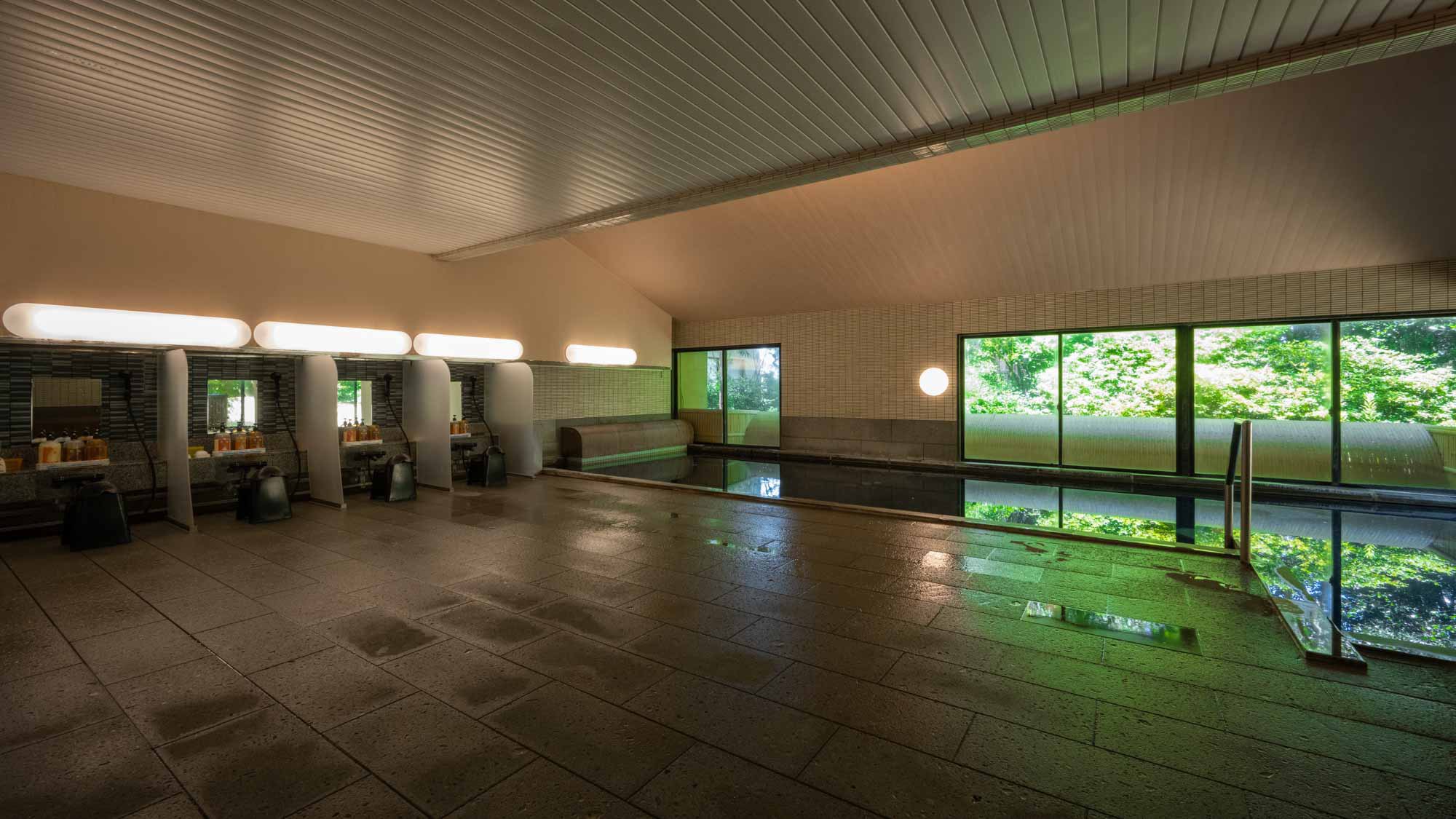 温泉大浴場｜花唄湯（内場）