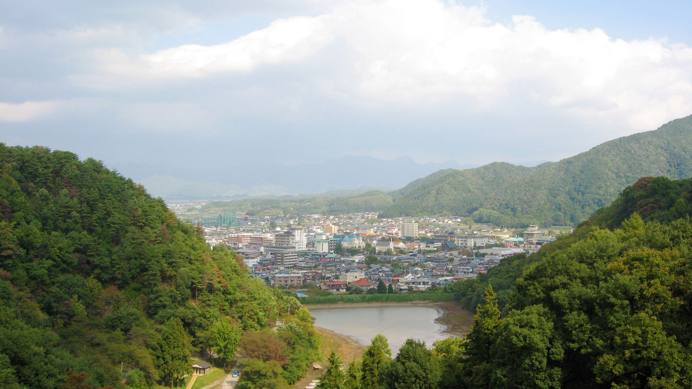 舞鶴山から眺める天童市街