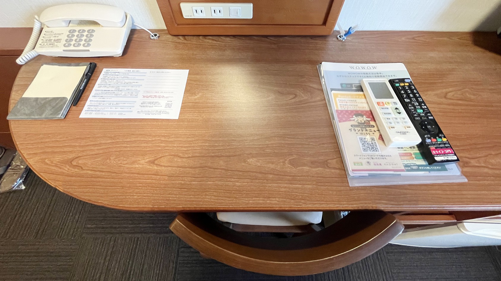 机(スタンダードルーム)