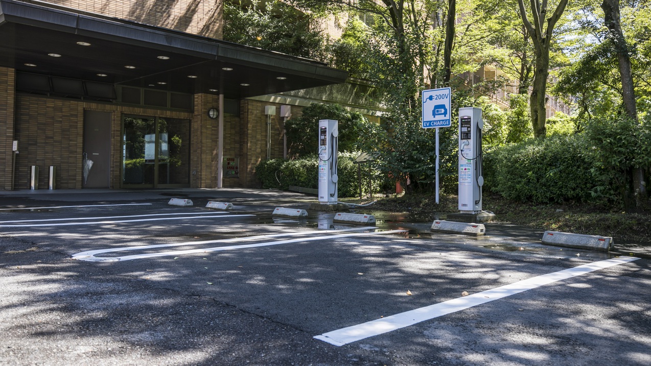 ＜駐車場＞電気自動車用駐車スペースございます