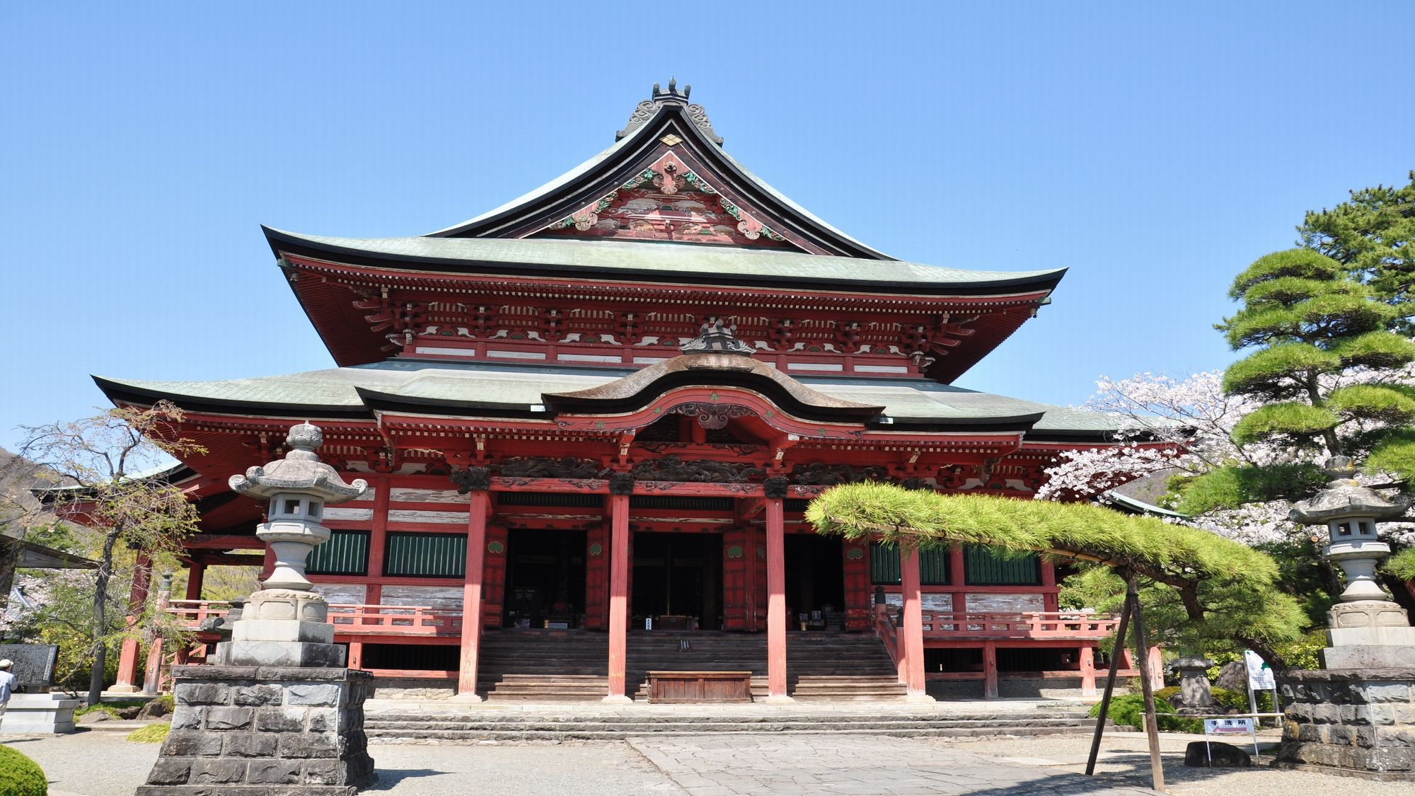 甲斐善光寺（写真提供：甲府観光協会）