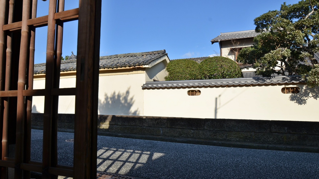 Katashibodake no Yado Umetama Ideally located in the Tatsuno area, Katashibodake no Yado Umetama promises a relaxing and wonderful visit. Featuring a satisfying list of amenities, guests will find their stay at the property a comf