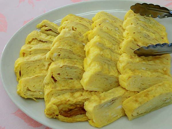 朝食の一例 手作り玉子焼き