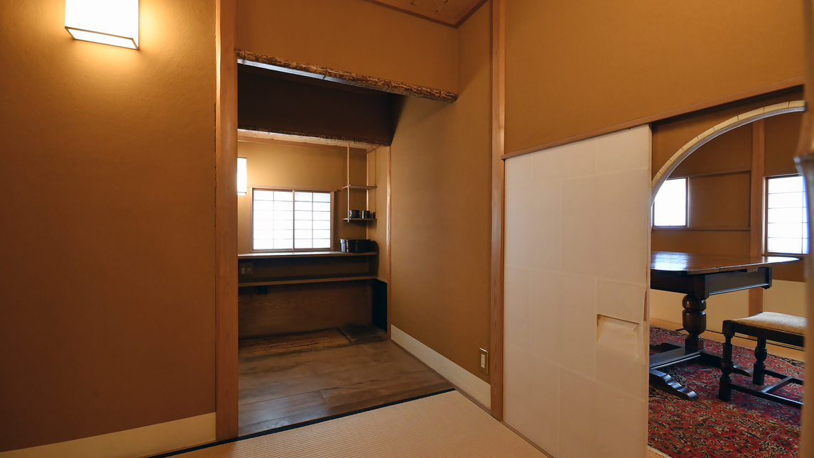数寄屋造り客室【花鳥の間】次の間