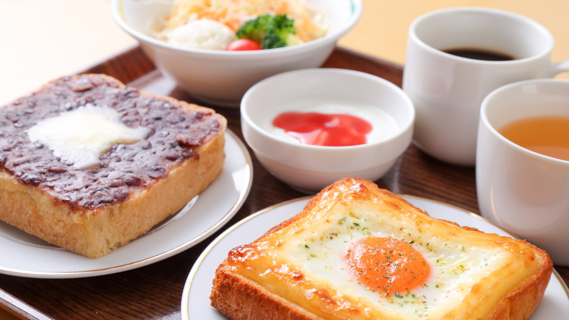 【朝食付き(パンセット)】パン屋さんの日替わり自家製厚切りパン2種類♪【アパは映画もアニメも見放題】