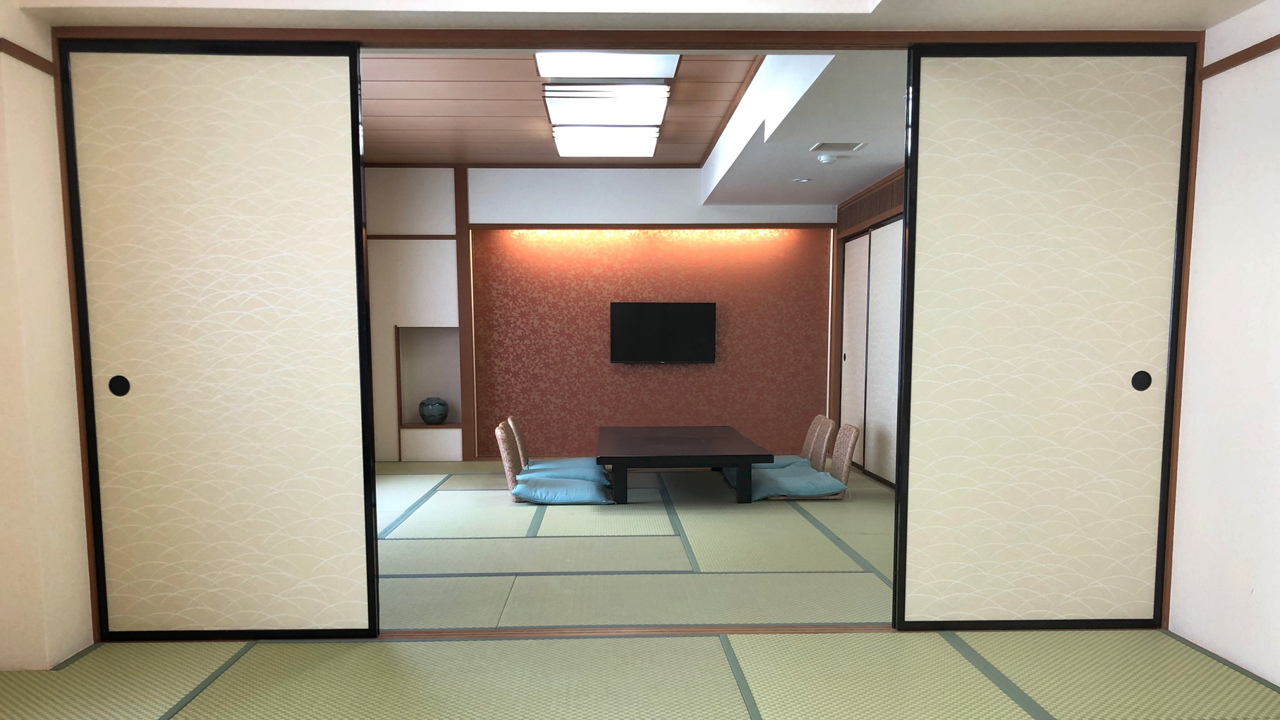 和室二間（12畳＋12畳）
