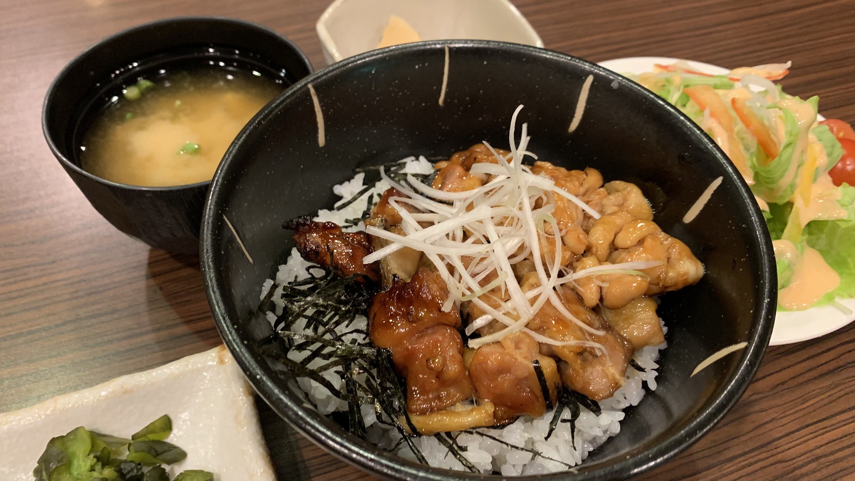 焼き鳥丼定食